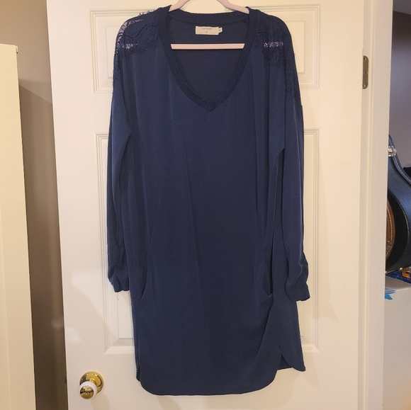 5 / $50 - NWOT - Navy Sweater with Lace Detail - XL - Picture 1 of 4